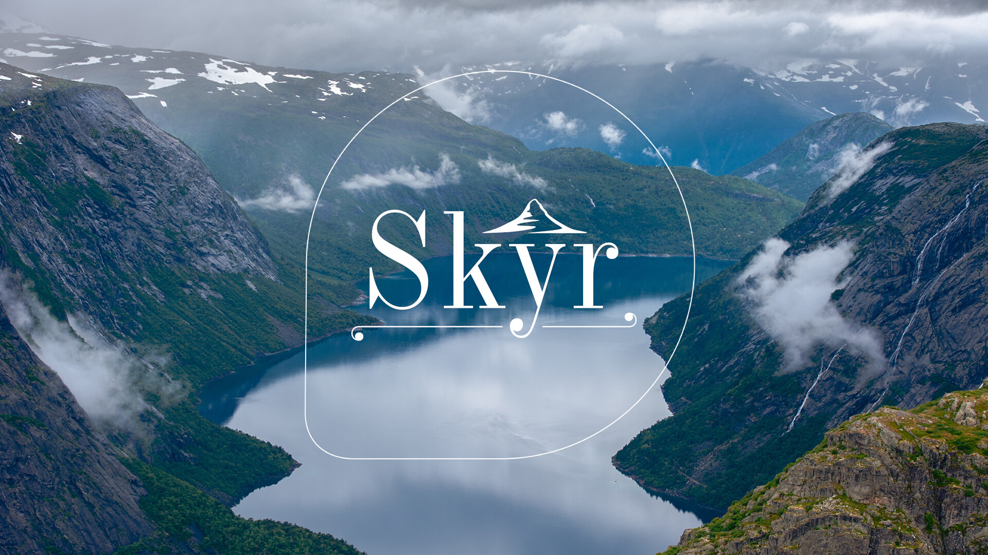 Projekt opakowań linii produktów marki Skyr dla Spółdzielni Mleczarskiej Piątnica - Studio kreatywne Rebrand